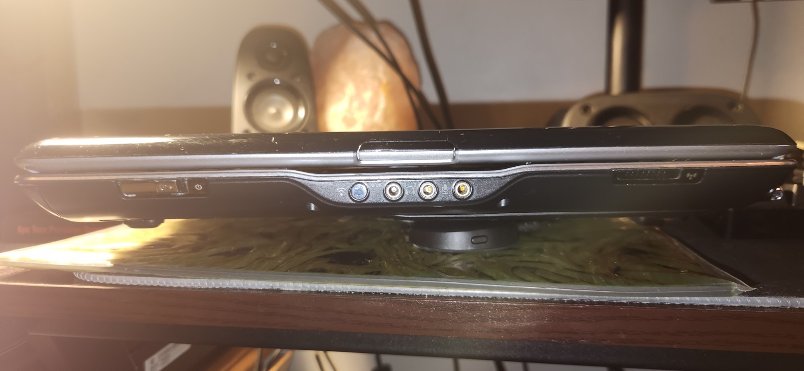 HP Pavillion TX1000 Laptop with Swivel Display