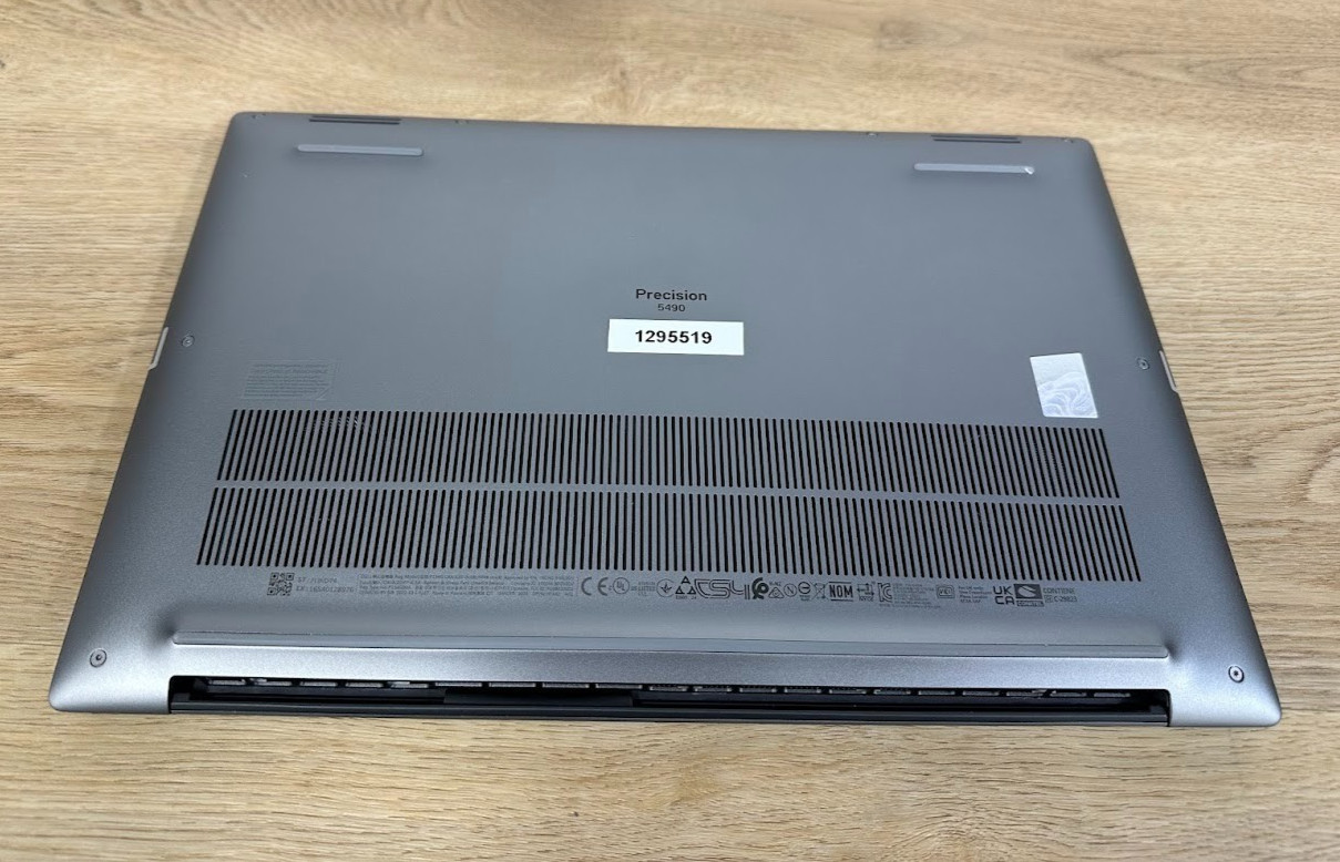 Dell Precision 5490, Core Ultra 9 185H, 32GB LPDDR5, NVIDIA RTX A1000, 512GB SSD