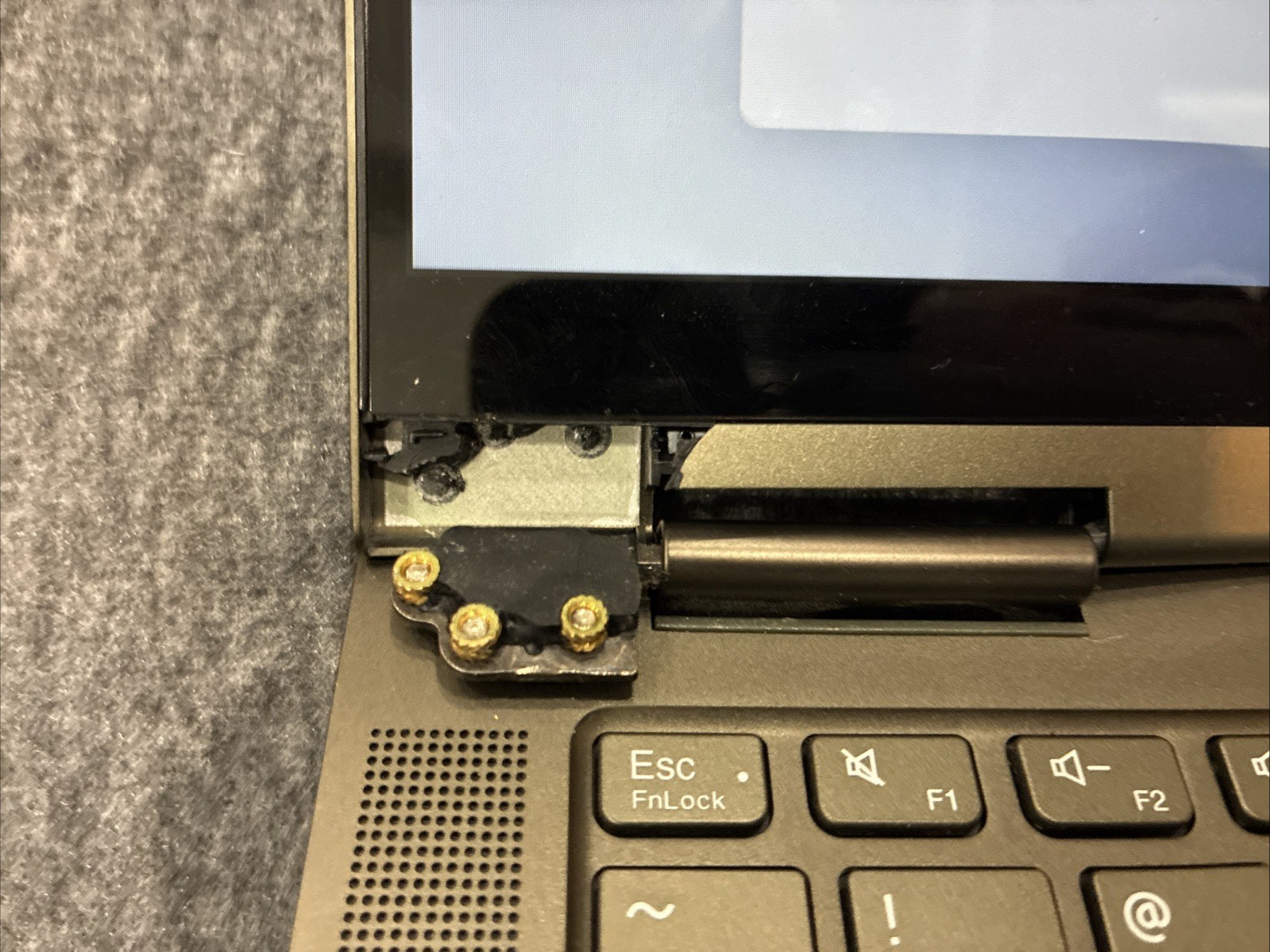 DEFECTIVE Lenovo Yoga 7i 14 Green FHD TOUCH i51135G7 12GB RAM 512GB SSD G3D
