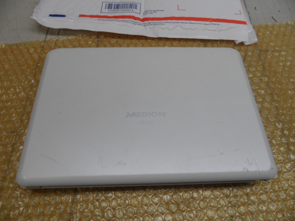 Medion MD96822 Laptop For Parts Posted Bios Wiped Hard Drive Missing Key