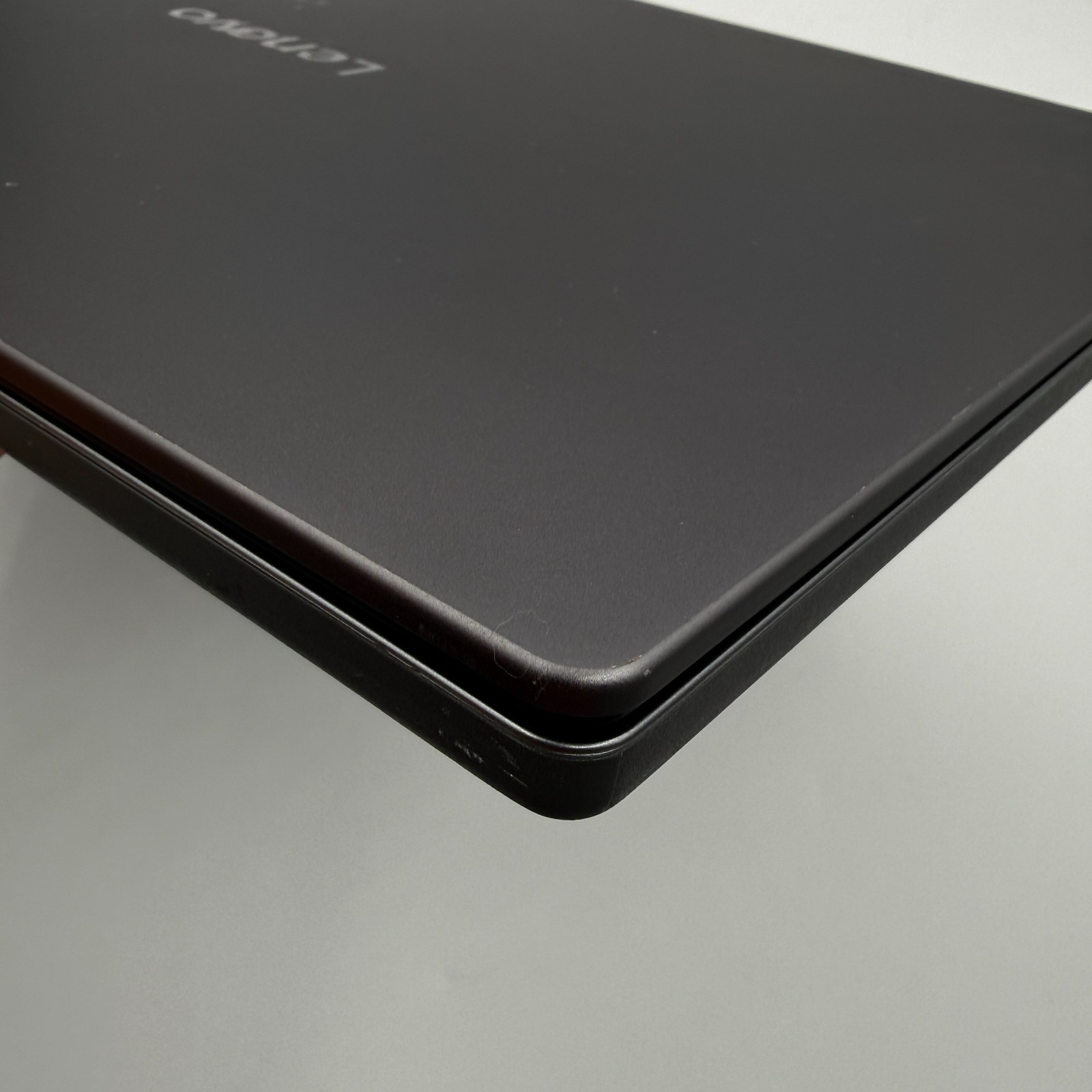 Lenovo IdeaPad Slim 3 15Q8X10 15.3″ Snapdragon X 16GB 476GB SSD Touch 100% Bat