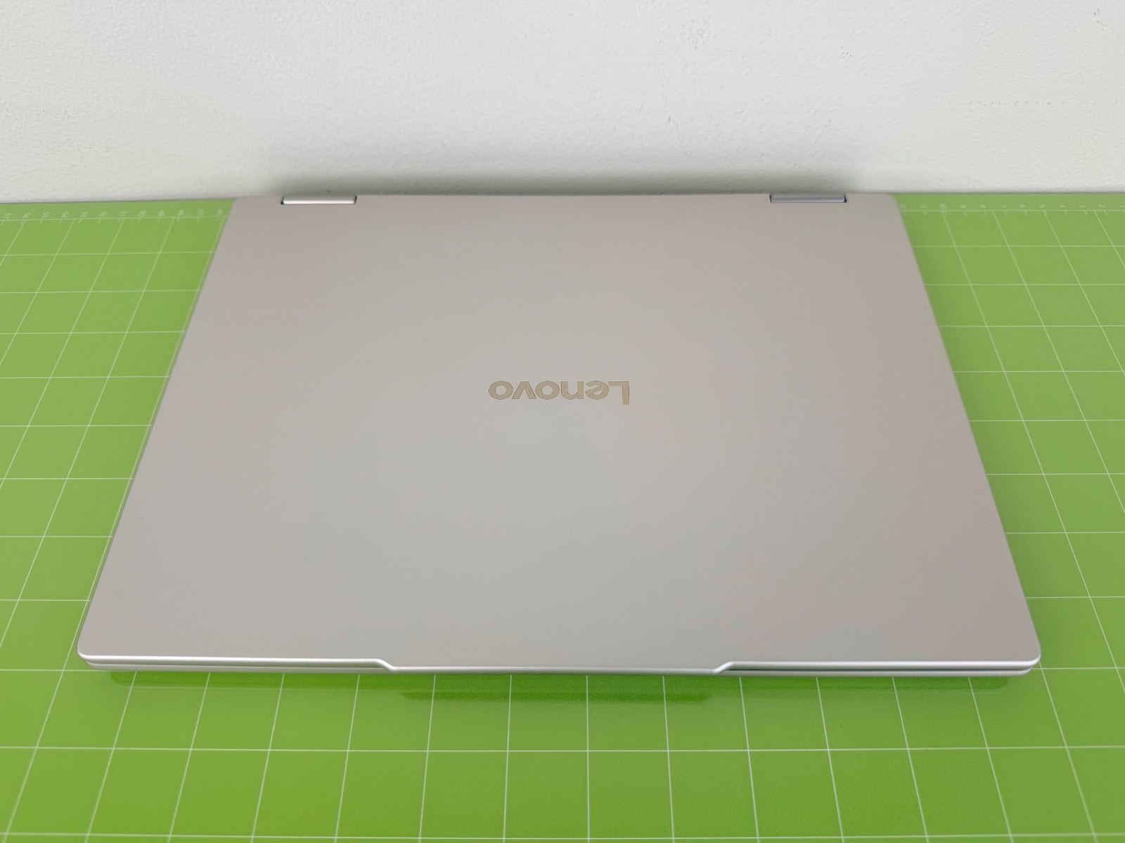 Lenovo – Yoga 7 14″ 2K OLED Touchscreen AMD Ryzen AI 5 340 16GB RAM 512GB SSD
