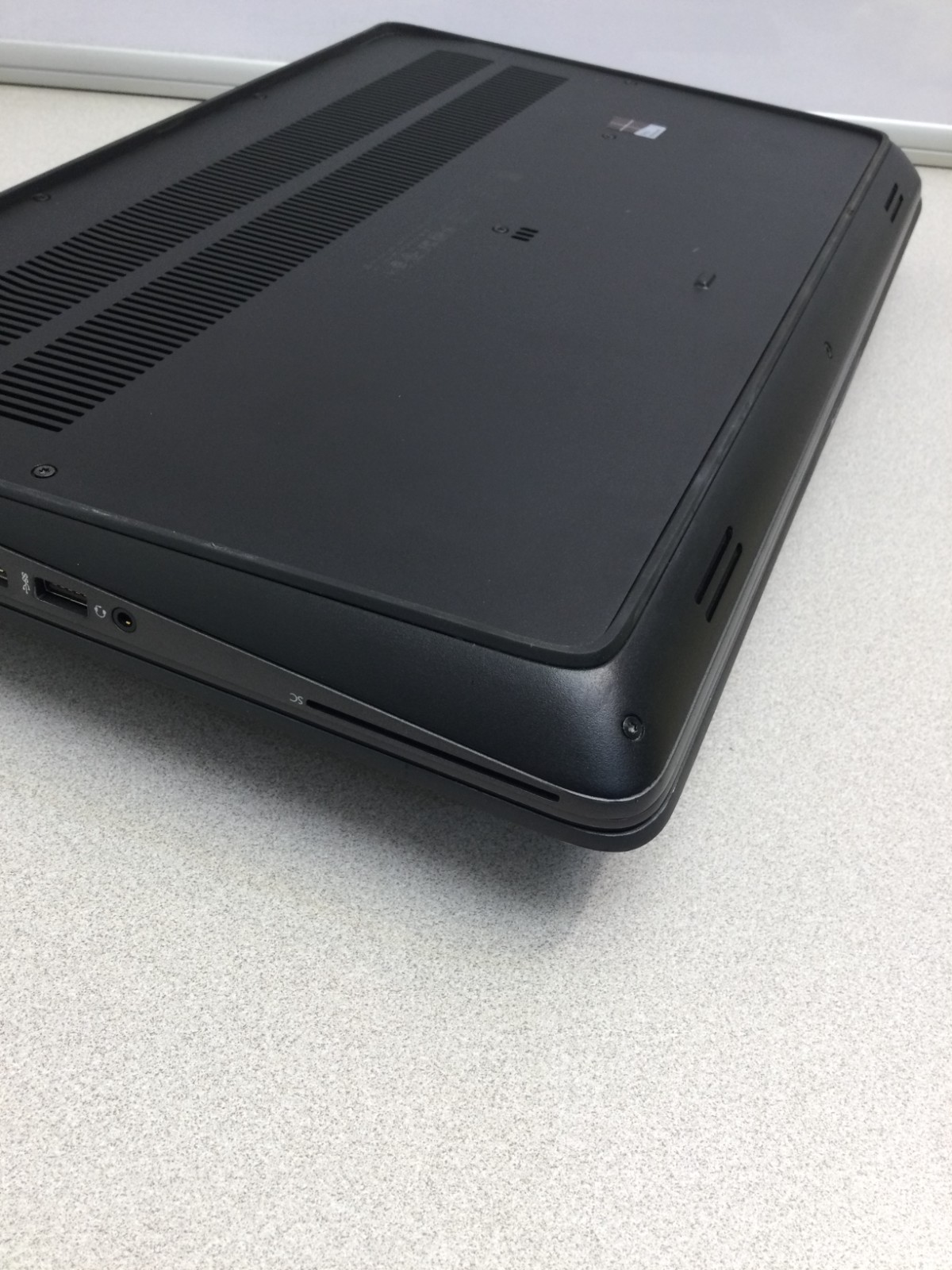 HP ZBook 17 G3 core i7 6th gen 2.60ghz 256GB SSD 8GB RAM 17.4” WIN 11 PRO