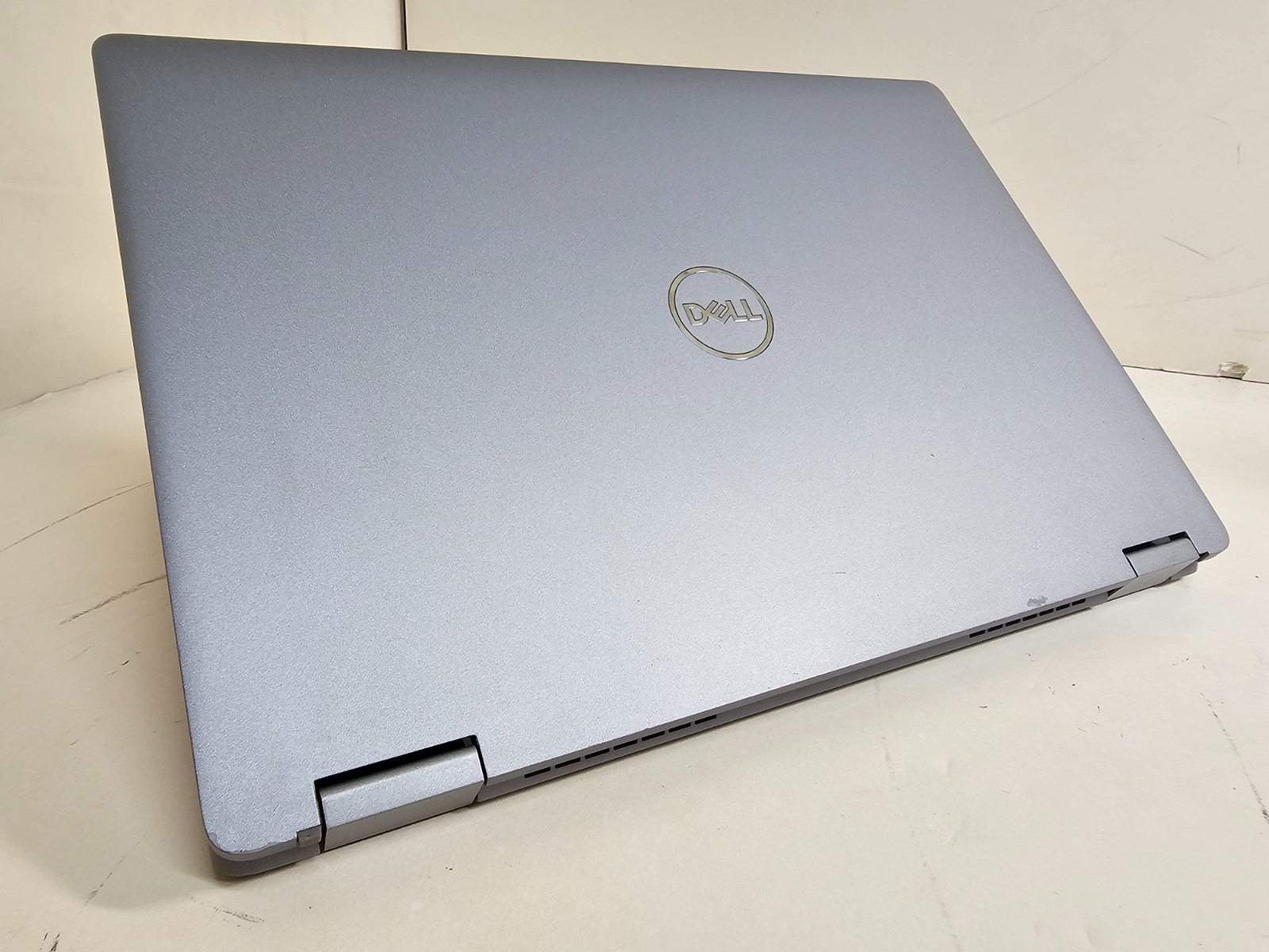 Dell Latitude 3310 2 in 1 Laptop – 1.6 GHz i5 8GB 256GB 13.3″ Touchscreen – SP3