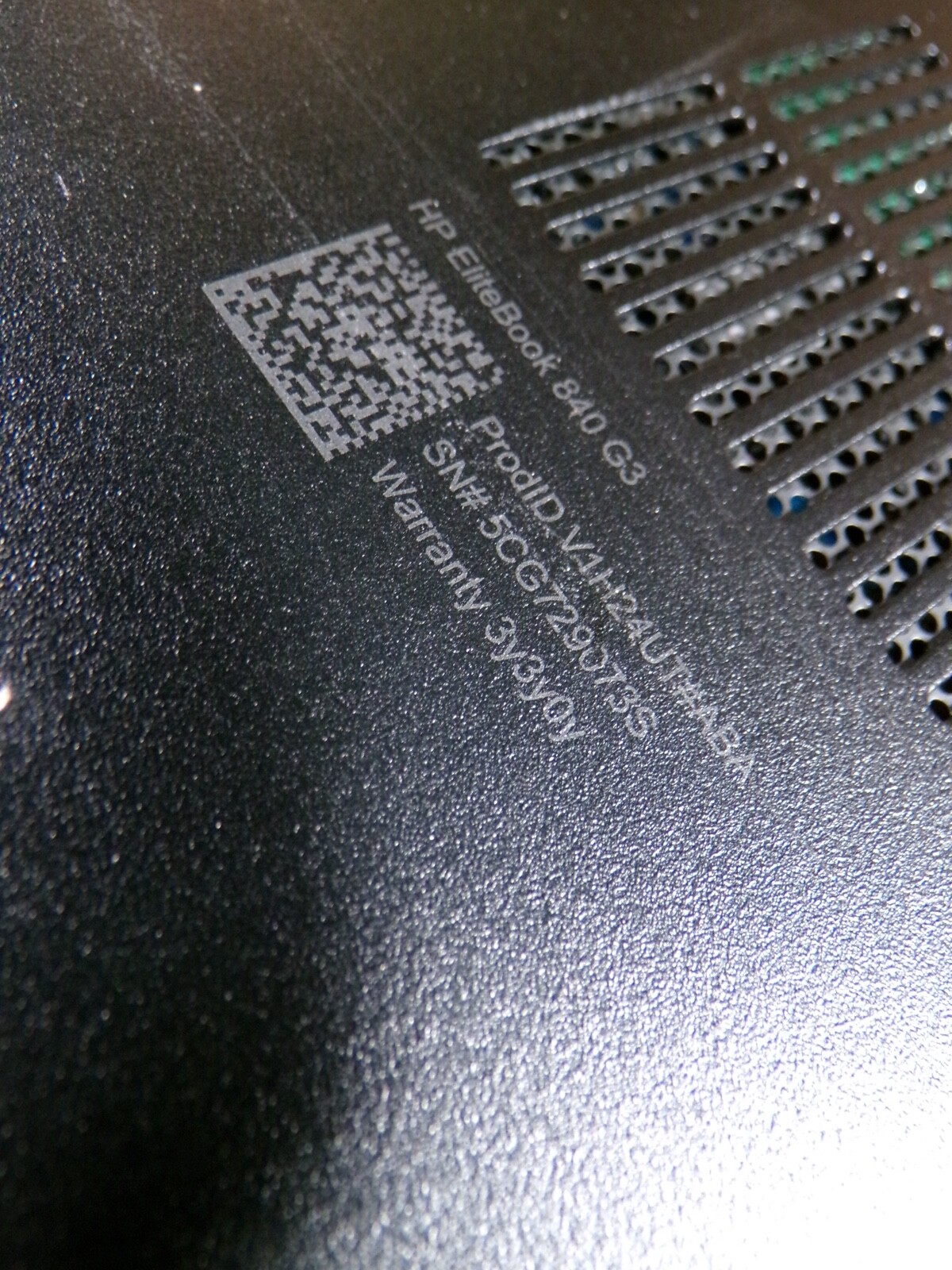 LENOVO V14-IIL INTEL CORE I3 4GB RAM **UNTESTED **NO HD/ NO CADDIE/ NO OS