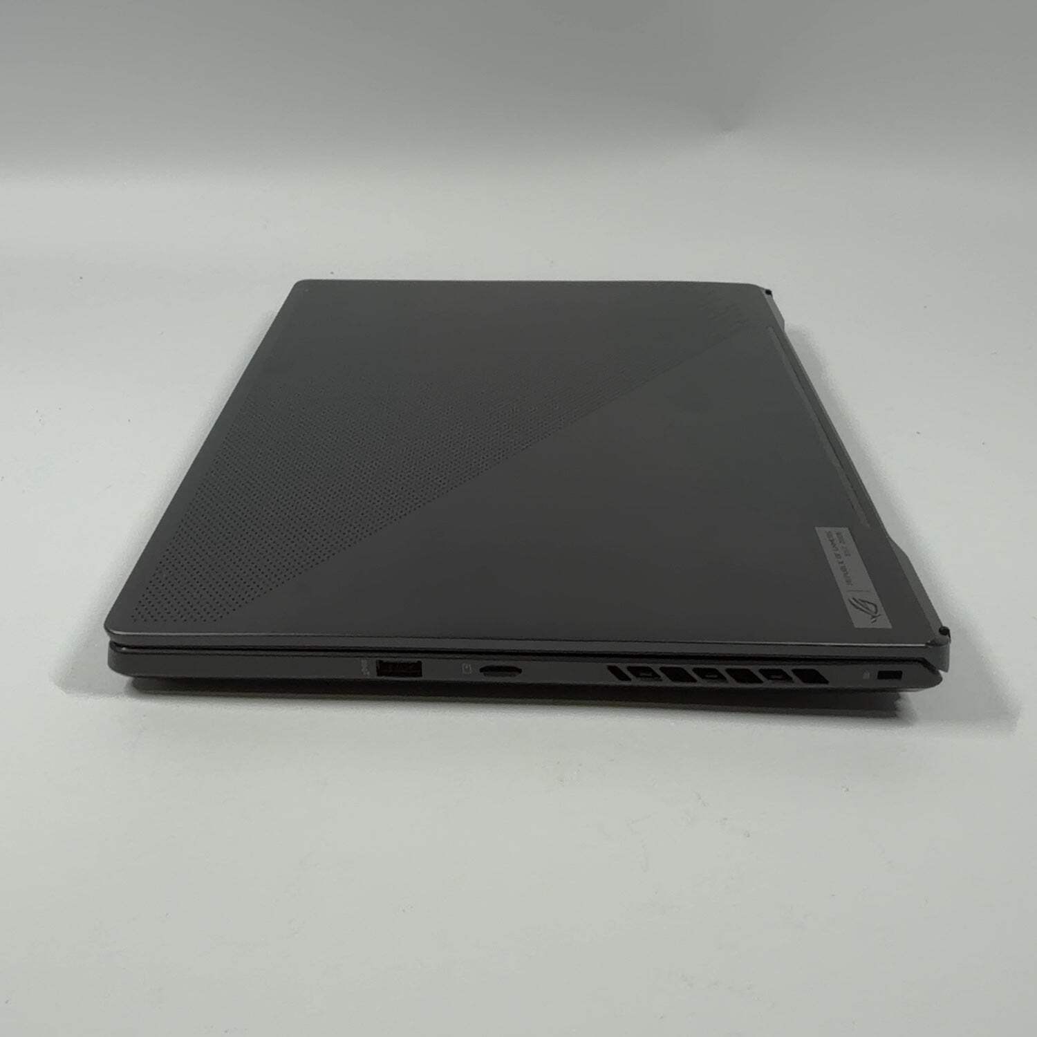 Asus ROG Zephyrus G15 15.6″ Ryzen 9 5900HS 3.3GHz 40GB RAM 1TB SSD 1TB SSD 3070
