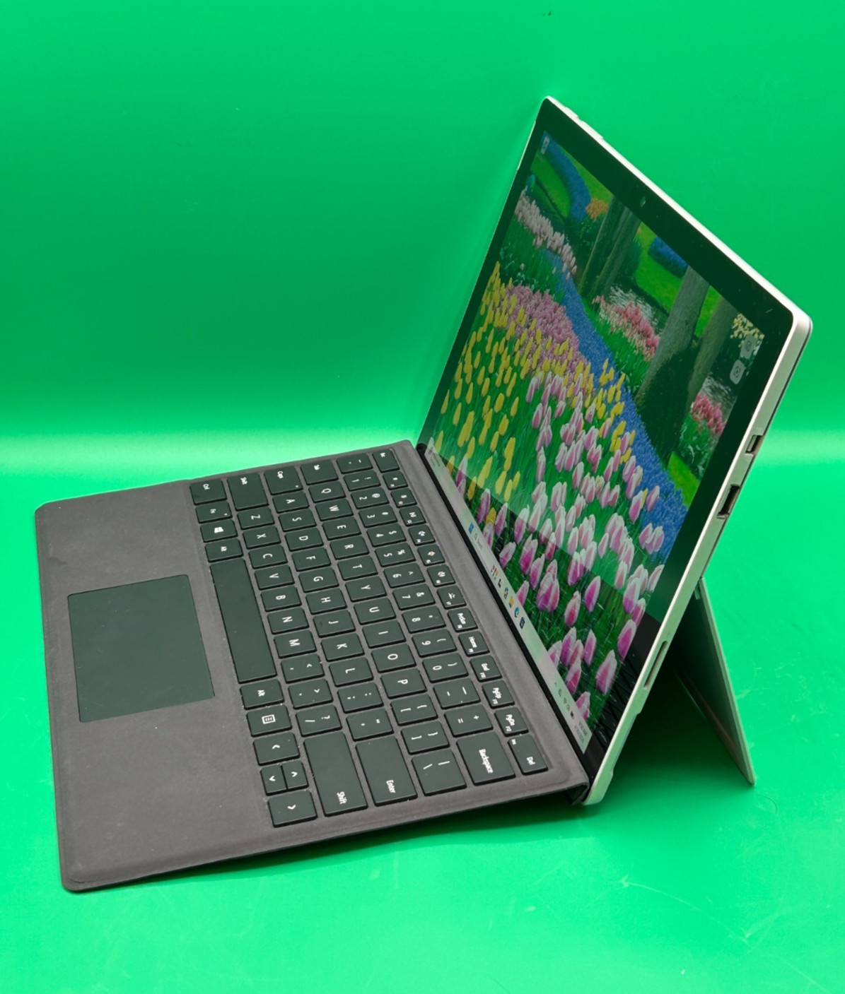 Microsoft Surface Pro 5 1796 12.3″ i5-7300U 2.60GHz 4GB RAM 128GB SSD Win 11 Pro