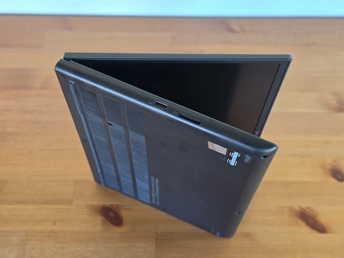 Lenovo ThinkPad P16v Gen 1 Laptop U7-13900H 16GB 1920×1200 NVIDIA RTX 2000 Ada
