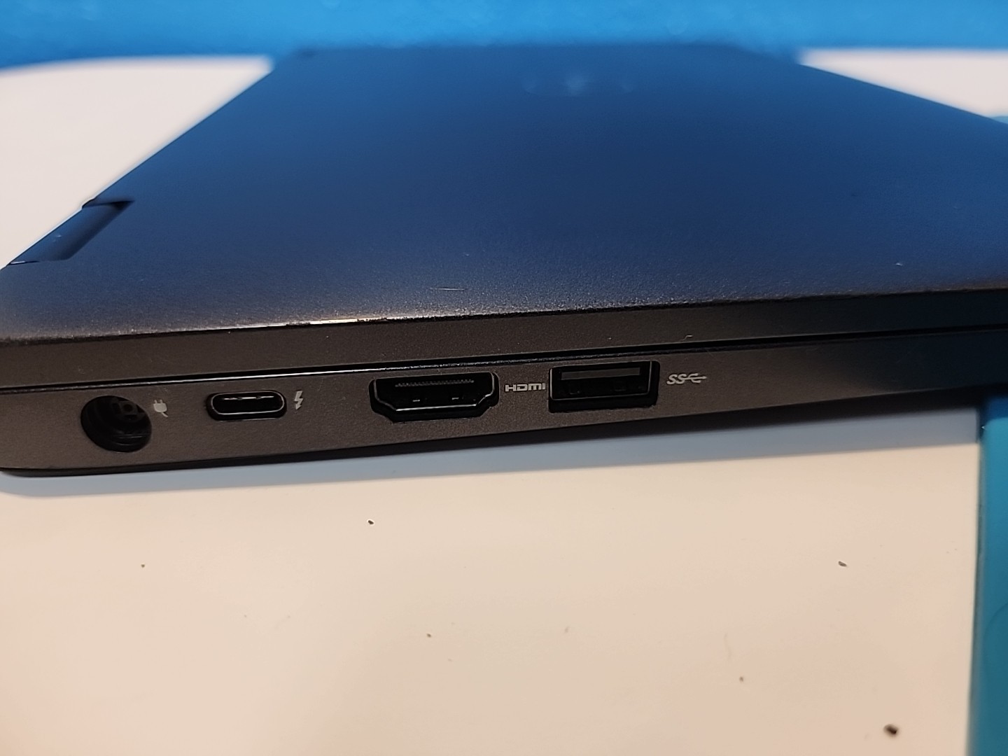 Dell Latitude 5300 Laptop 2 In 1 Core i5 8th Gen 16GB RAM 256GB SSD Win 11 Pro