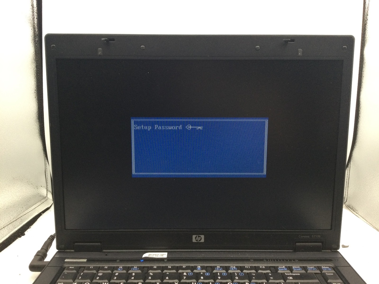 HP COMPAQ 6710b – FOR PARTS/BIOS LOCKED – INTEL CORE 2 DUO – 2GB RAM – READ – BB