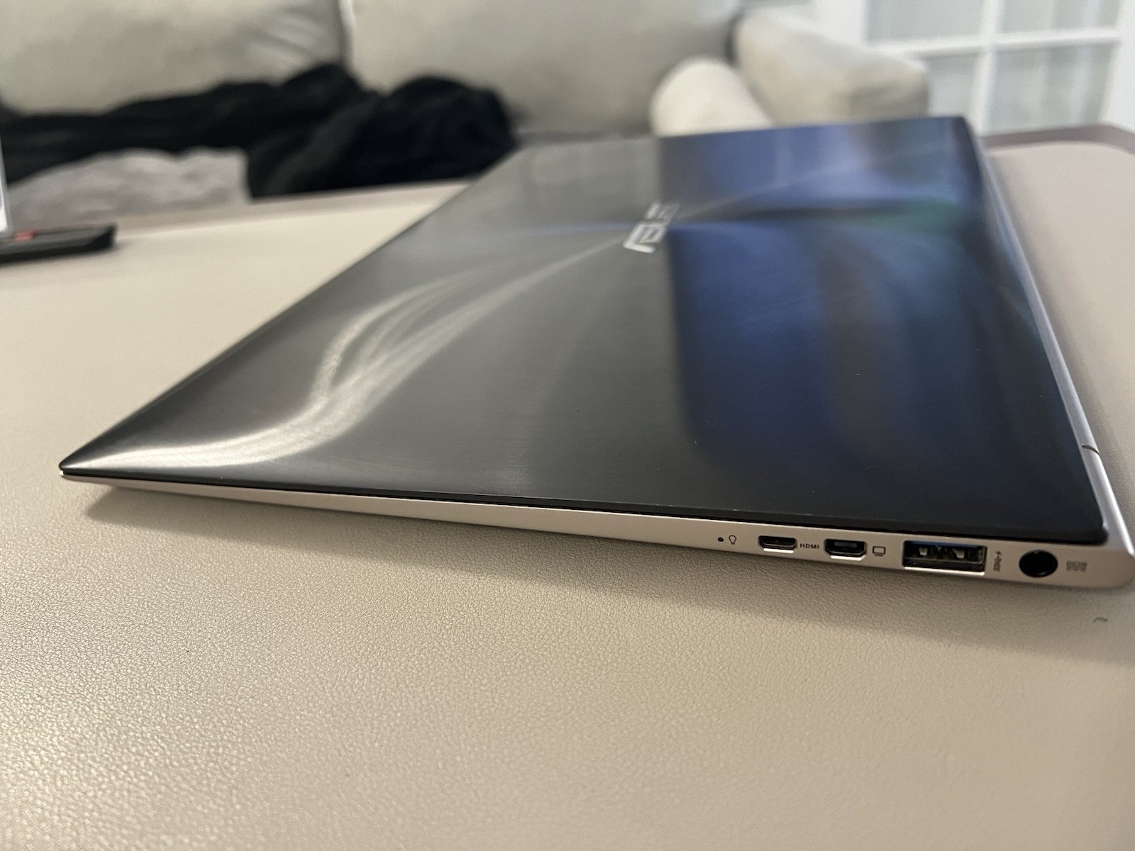 Asus Zenbook UX31E 13″ i5 4GB NO SSD Bad Screen Parts And Repair Only