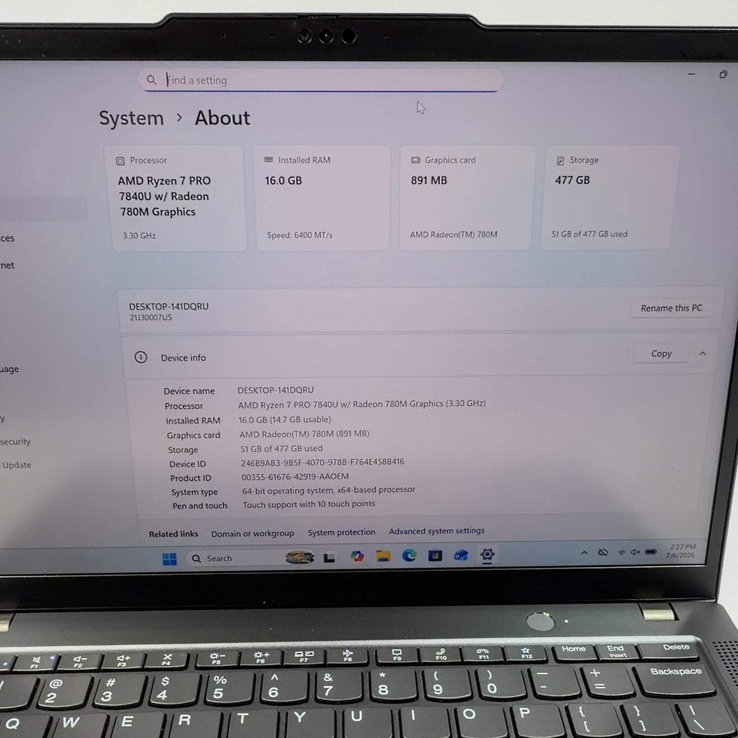 Lenovo ThinkPad X13 Gen 4 13.3″ Ryzen 7 Pro 7840U 3.3GHz 16GB RAM 512GB SSD