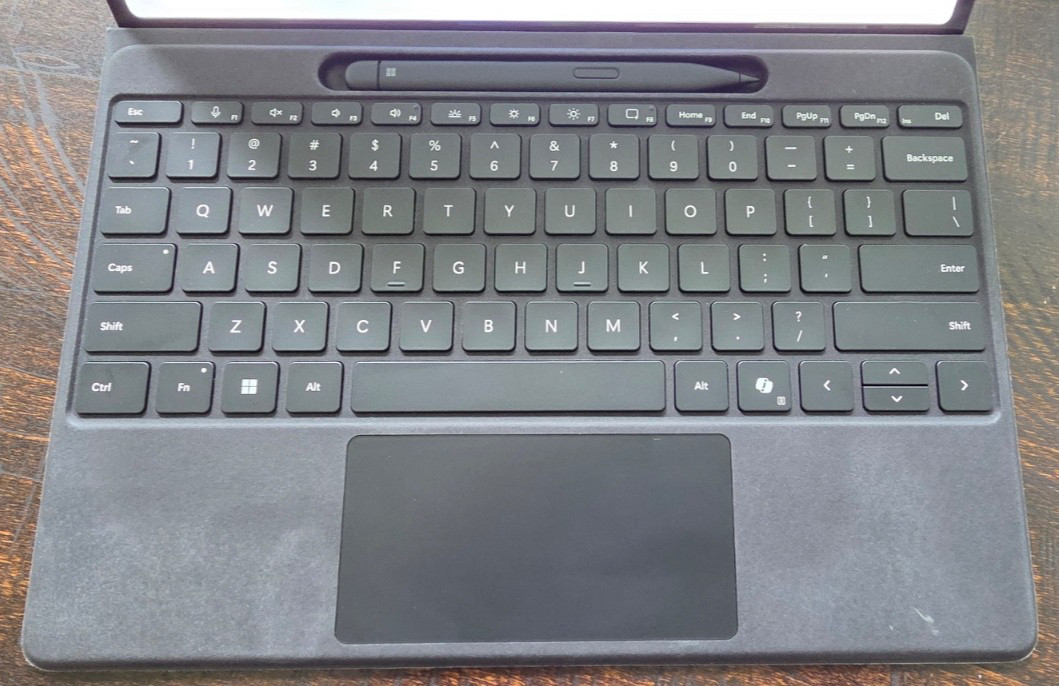 Microsoft Surface Pro 11 13″ OLED X Elite 16GB 512GB + Keyboard Pen Charger Case