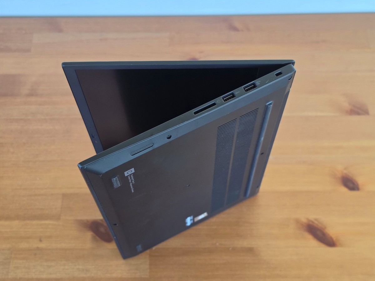 Lenovo ThinkPad P1 Gen 3 i7-10875H 16GB 15″ FHD 1920×1080 512GB SSD NVIDIA T1000