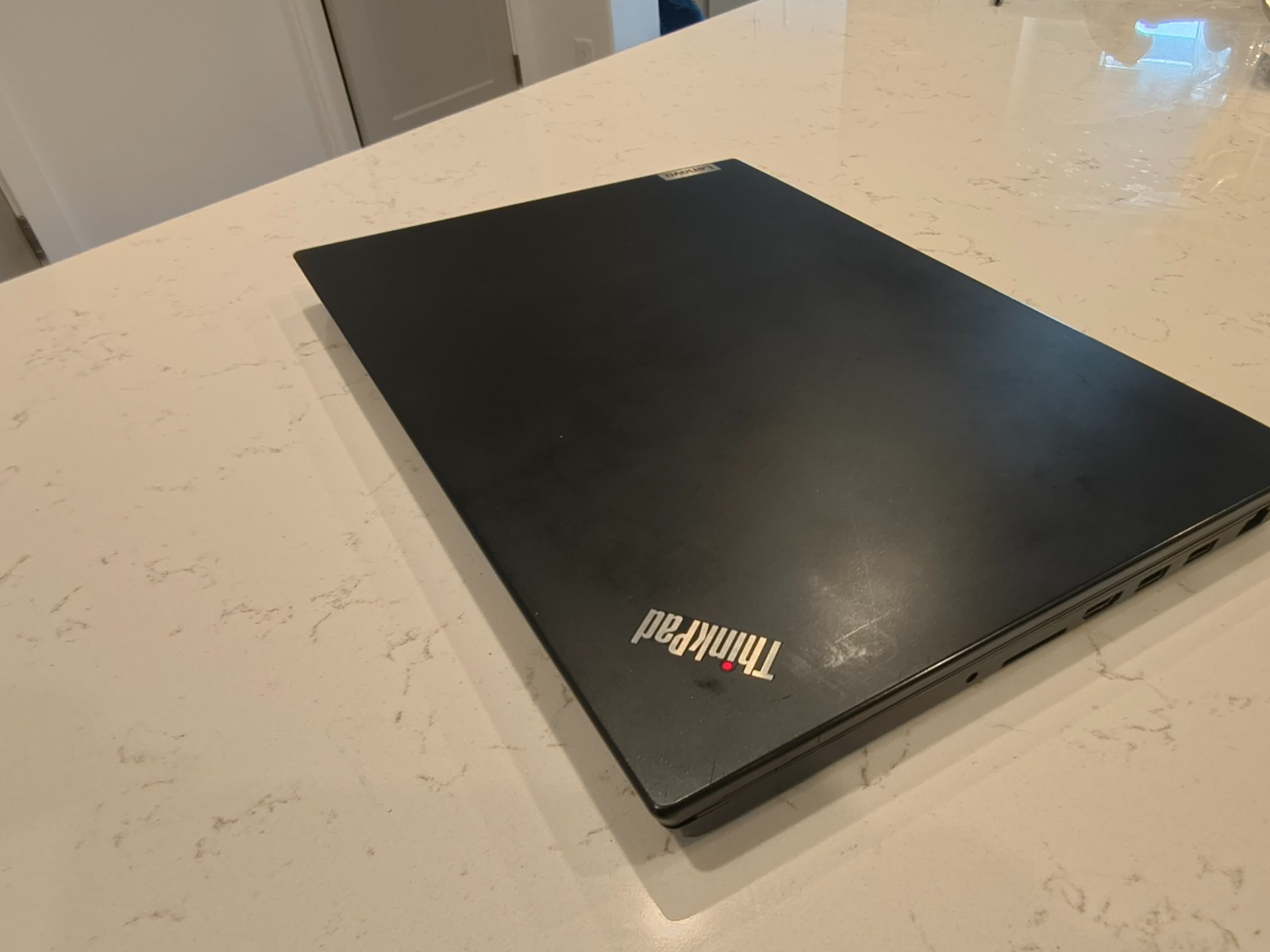 Lenovo ThinkPad T15p Gen 2 – i7 – 32GB RAM – GTX 1650 – Windows 11 Pro