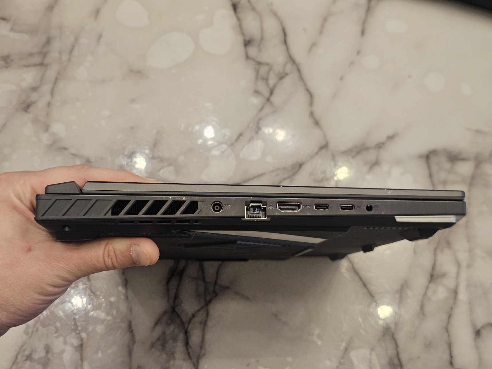 ASUS ROG Strix G16 i9 1400HX | Nvidia RTX 4060 8gb