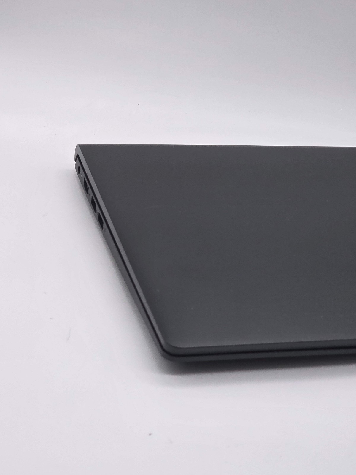 Dell Vostro 3420 14″ i5-1235U 16GB RAM 512GB SSD Windows 11 Used