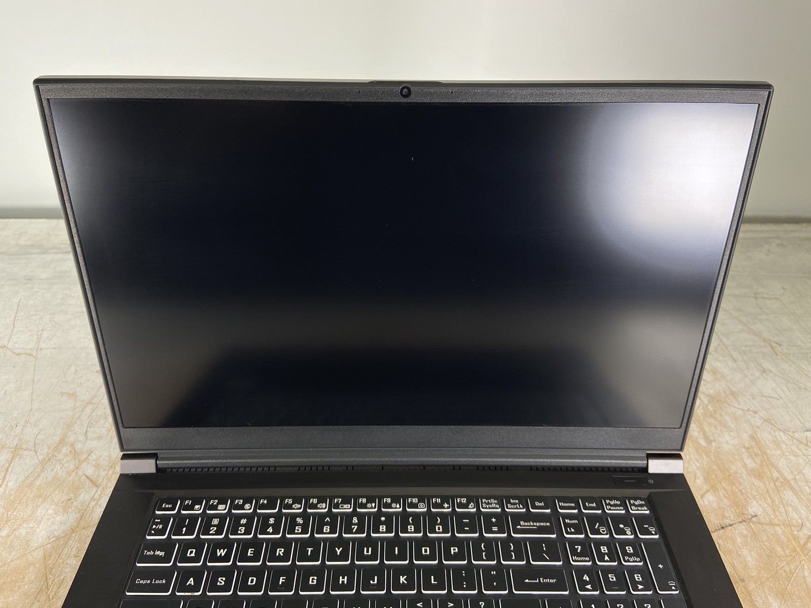 SAGER CLEVO NP70PNK I7-12700H @ 1.7GHz, 8GB RAM, NO HDD/OS