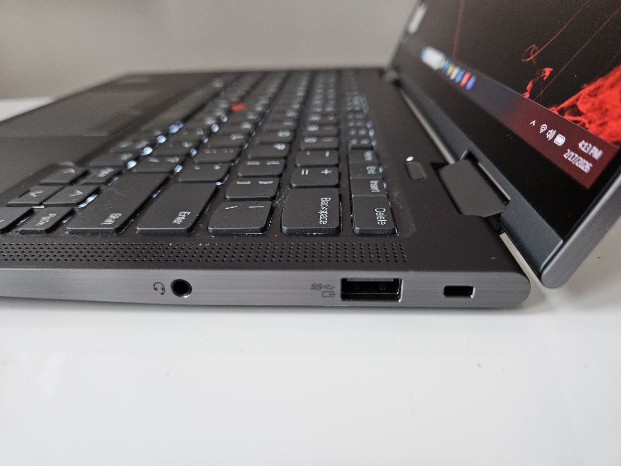 ThinkPad X1 Yoga Gen 6 2-in-1 4K TOUCH 14-inch i7-1185G7 16GB RAM 512Gb Stylus