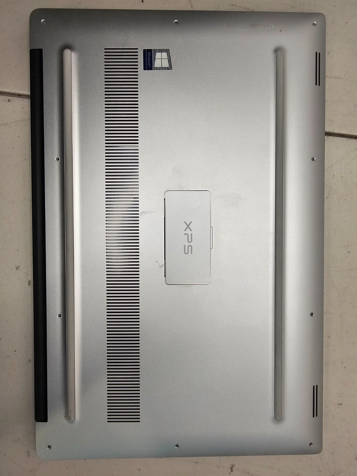 Dell XPS 15 9570 i9-8950HK NVIDIA 1050 Ti TOUCH 16GB RAM 256GB SSD Win 11 #04