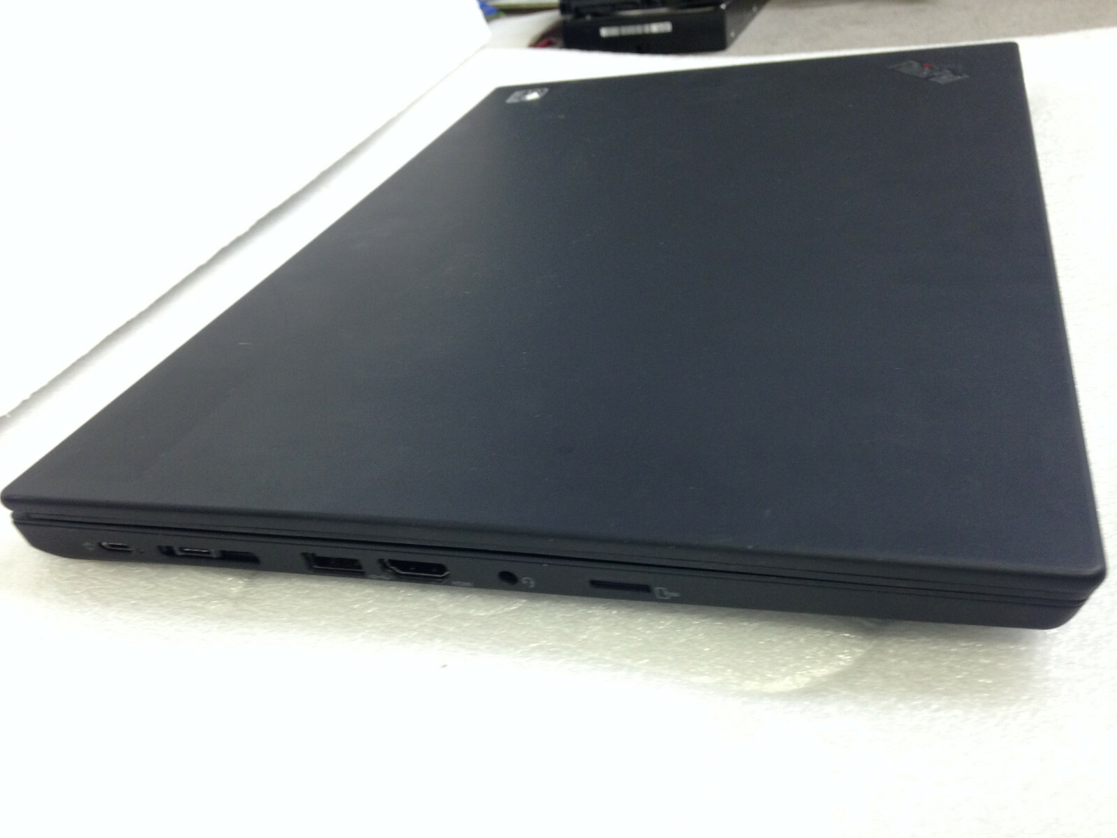 Lenovo ThinkPad AMD Ryzen 5 PRO 3500U 2100Mhz 16GB Touchscreen w/ AC Adapter