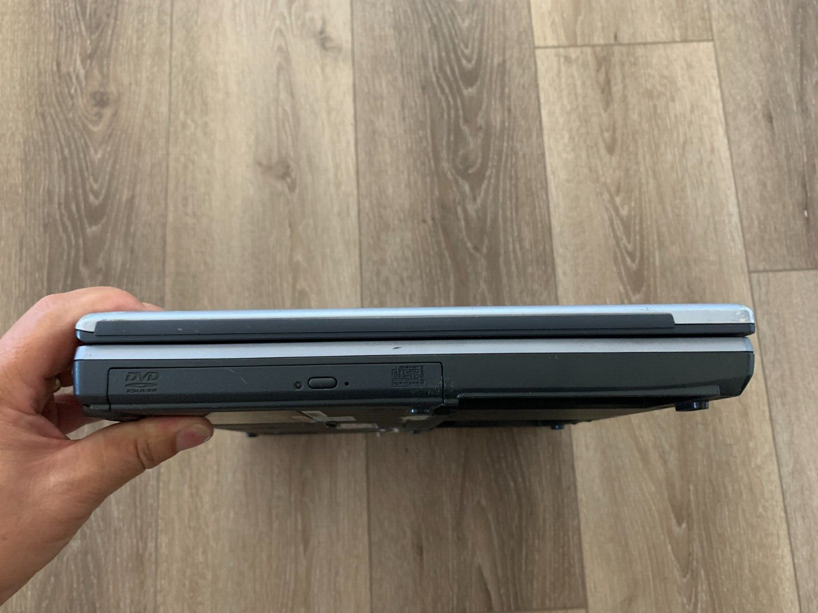 ChemBook CY27 Mobile Intel Pentium 2200MHz 640KB RAM-MISSING PARTS-BOOT TO BIO