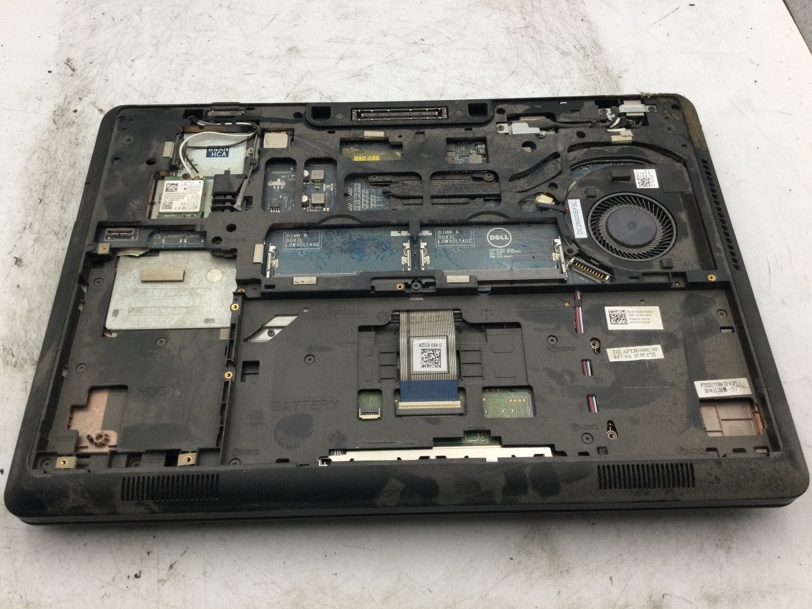 DELL LATITUDE E5450 – FOR PARTS – INTEL I3 – 4GB RAM – MISSING PARTS – READ – BB