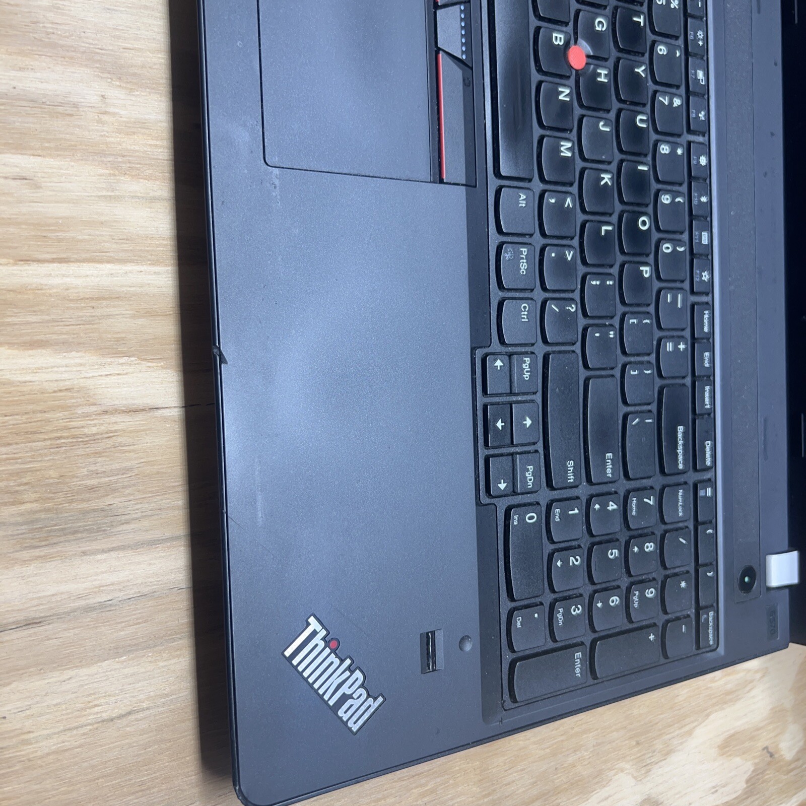LENOVO THINKPAD E570 15.6″ Intel Core i5-7200U 2.50GHz 8GBRAM -256GBSSD
