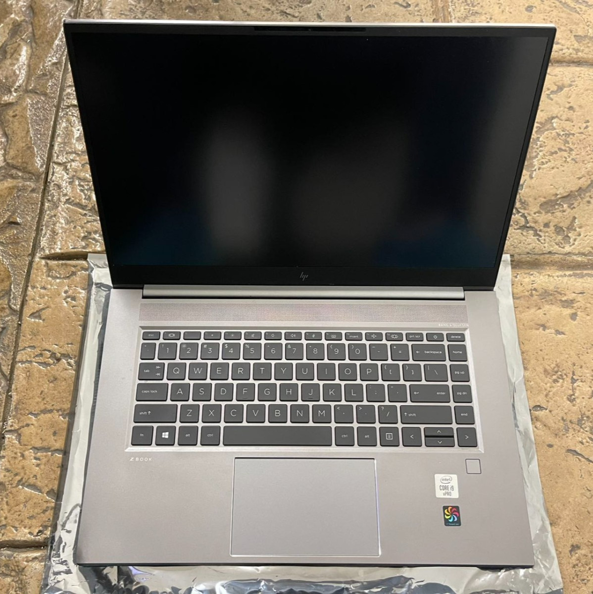 HP ZBook Studio G7 15.6″ FHD i9-10885H 32GB RTX 3000 512GB SSD WIN 11 WIFI *READ