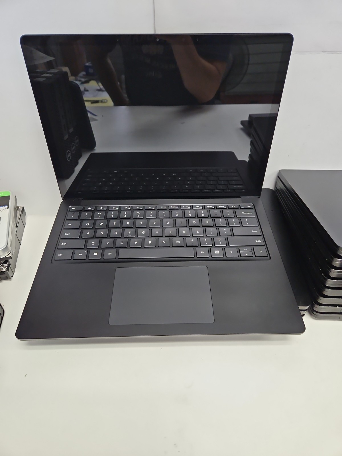 Lot of (16) Microsoft A1951 / A1868 Surface Laptops for Parts – Non Working