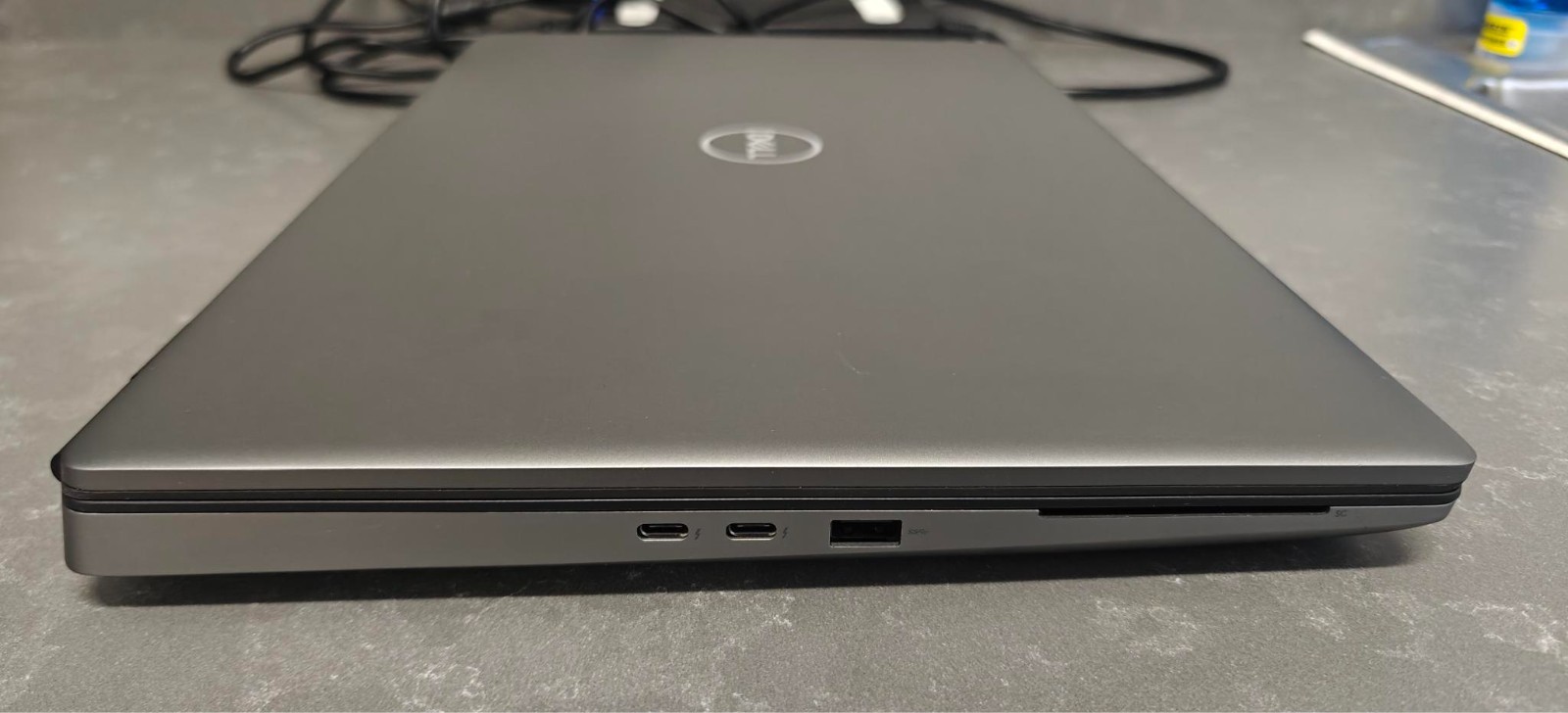 27.Dell Precision 7750 (Xeon W-10855M, 32GB Ram, 1TB SSD, Nvidia Quadro RTX4000)