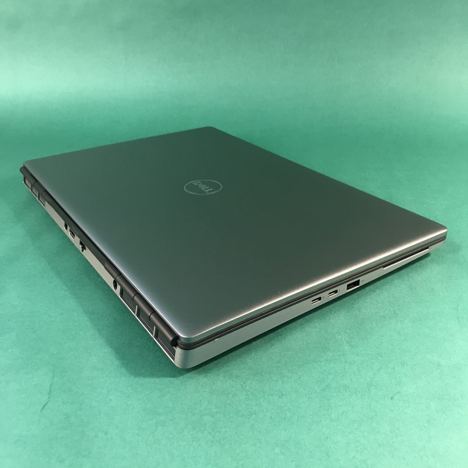 Dell Precision 7750 Intel Xeon W-10855M @ 2.8GHZ 32GB RAM 1TB NVME RTX 4000 W11P