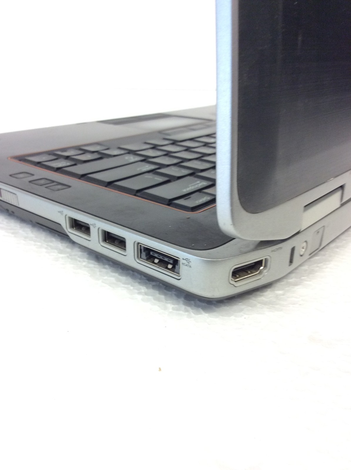Dell Latitude E6420 14″ Laptop i5-2430M 2.40Ghz w/ 320Gb HD, 4Gb Ram, Dvd-Rw