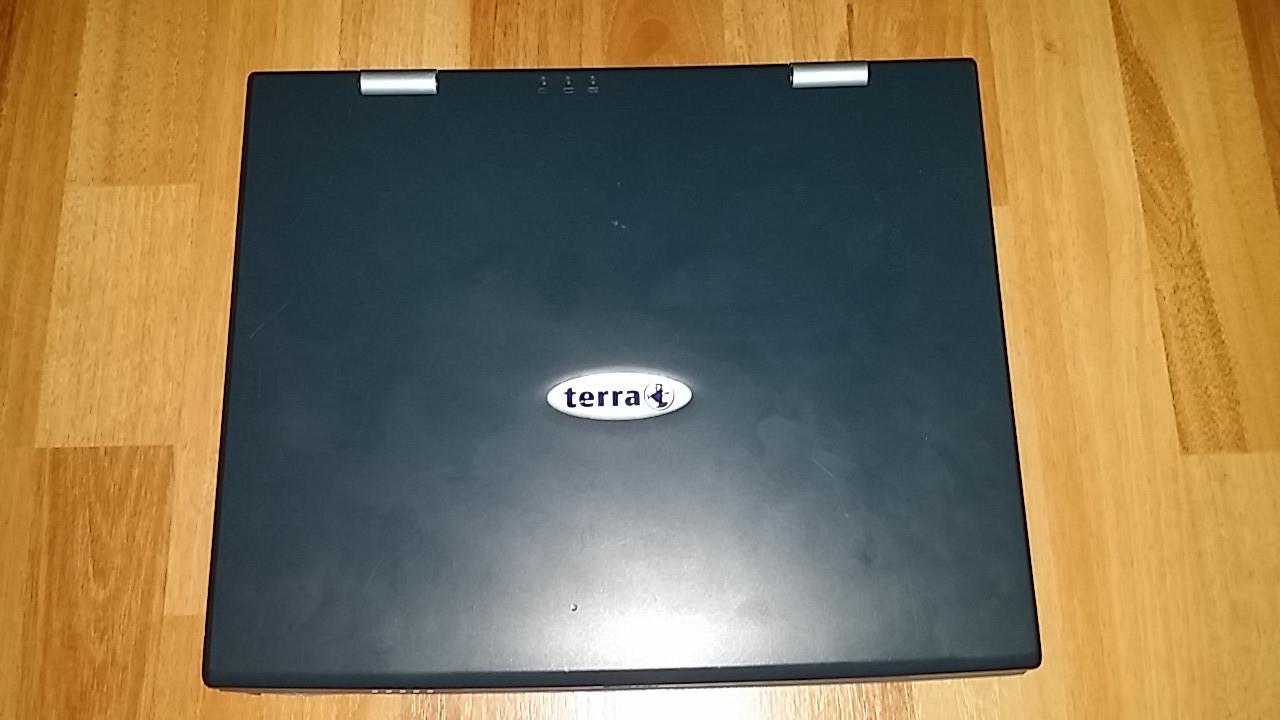 Terra 3000 – Windows XP Laptop – Model 8375 – Retro