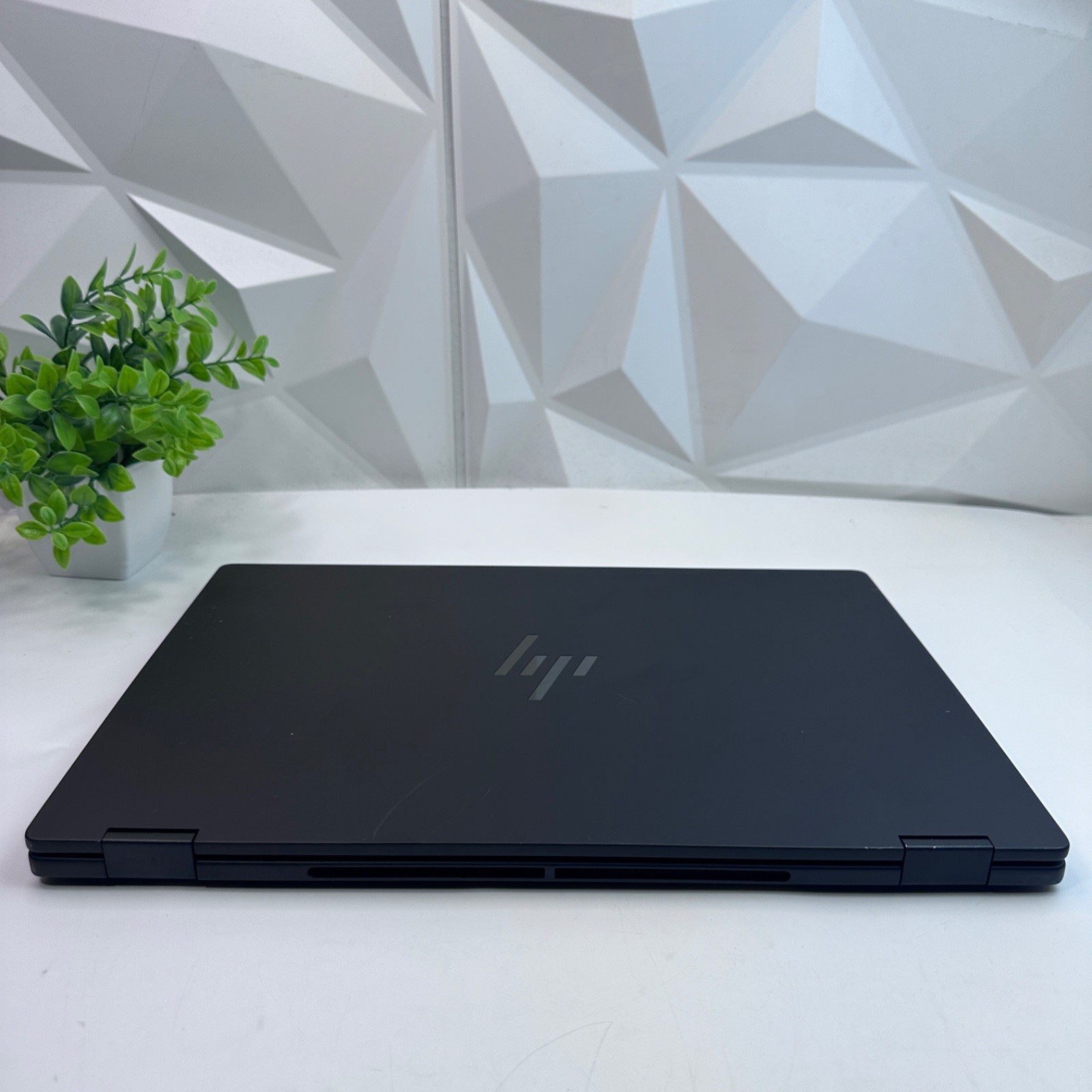 HP OmniBook X Flip 16 Laptop 16″ WUXGA Touch, Ultra 7 258V, 32GB, 2TB *Pls READ*