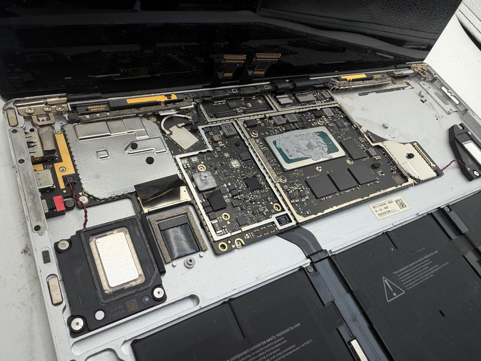 Microsoft Surface Laptop 4 1979 15″ PARTS REPAIR ONLY!!