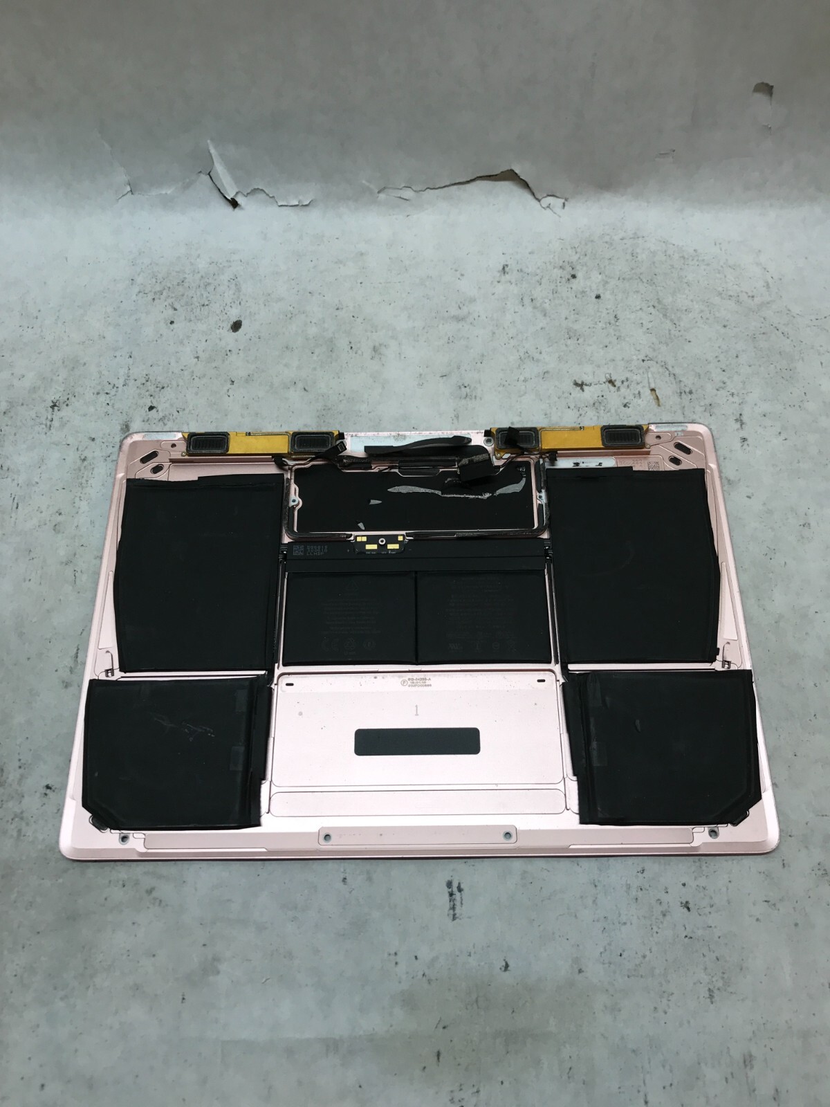 Apple MacBook 2015 A1534 Battery+Back Cover ONLY For Parts or Repair AS IS – DW