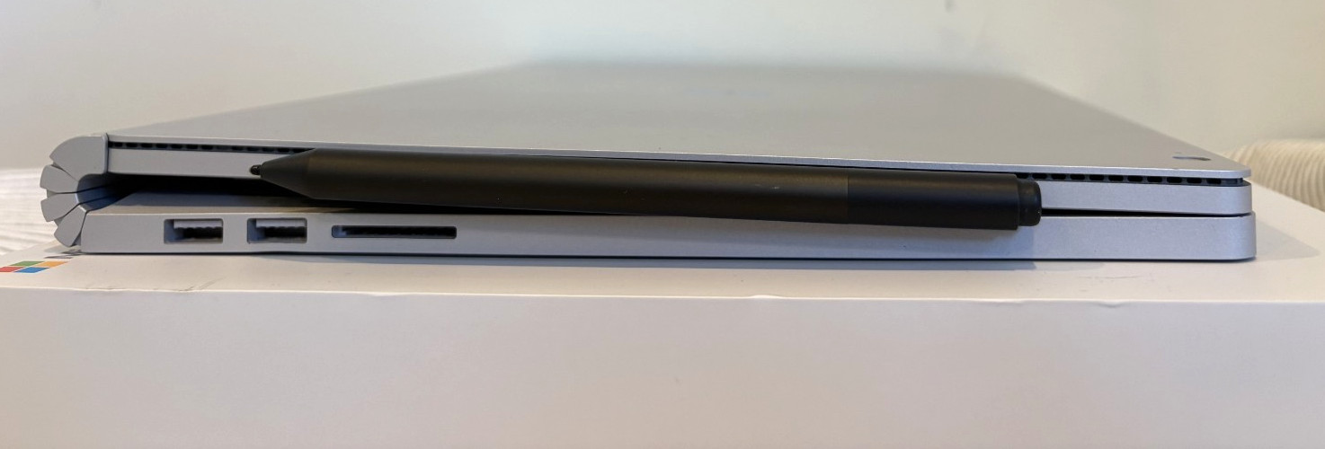 Microsoft Surface Book 3 13.5″ Touchscreen w/ Surface Pen (Intel i7, 256GB SSD)