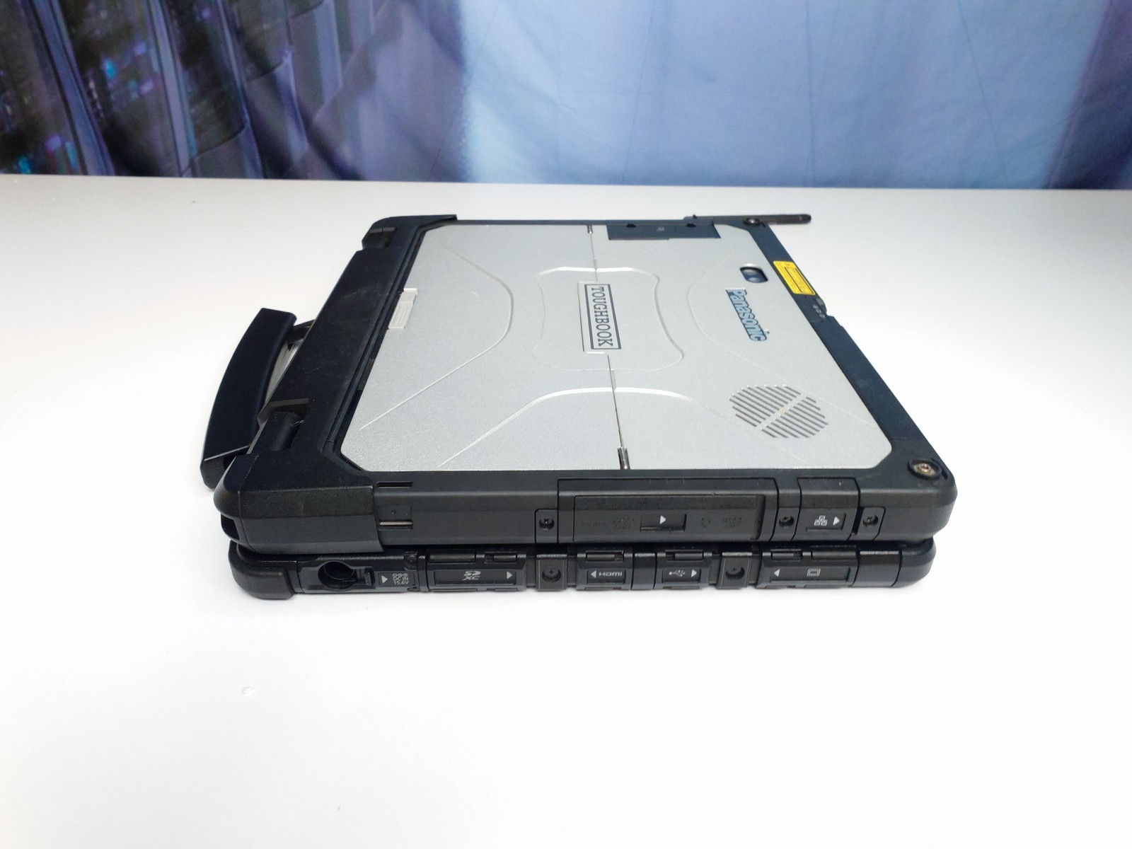 Panasonic Toughbook CF-33 Mk1 12″ i7 16GB 500GB SSD Win 11 Pro Touch GPS LTE 0HR