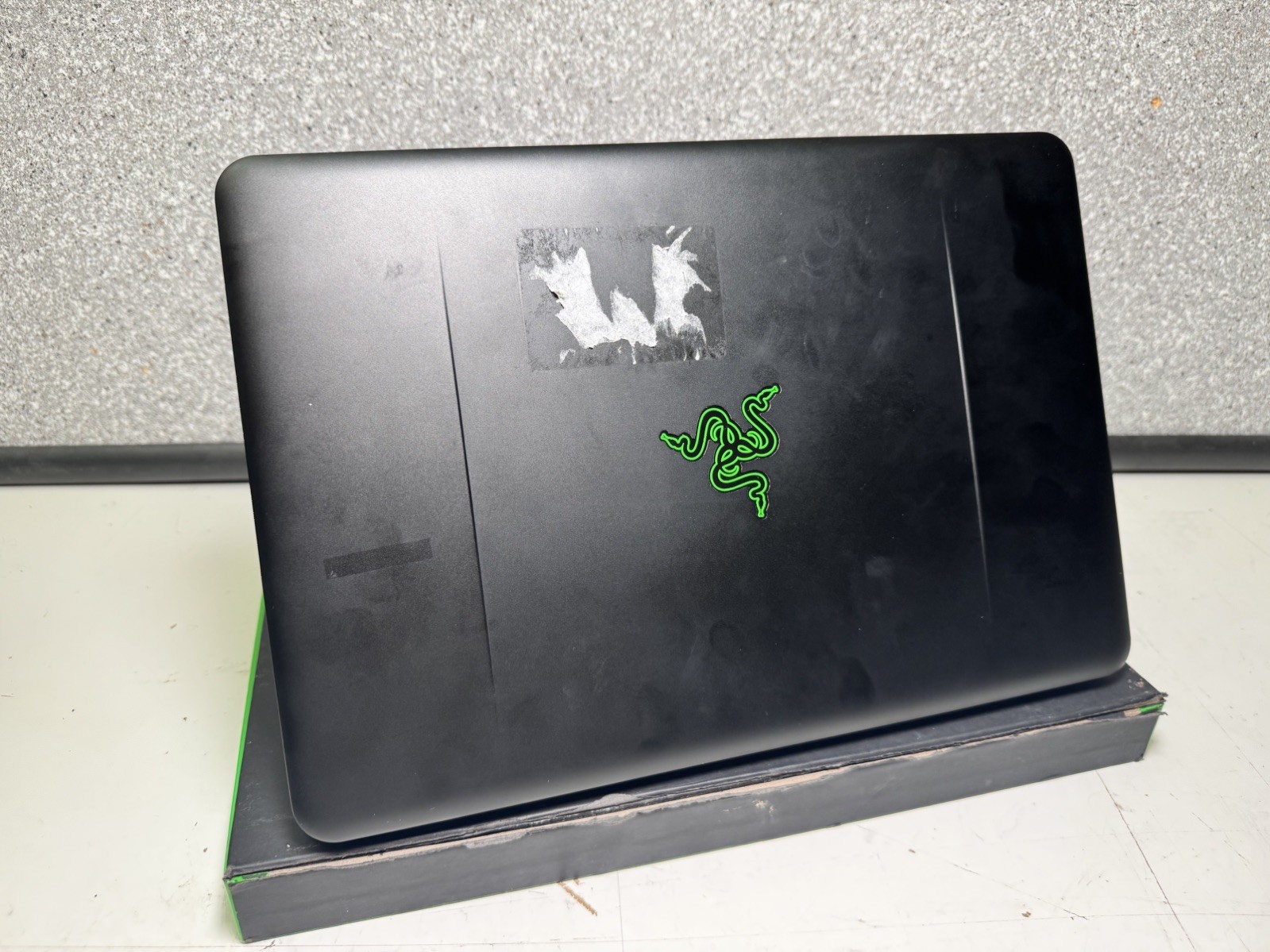 Broken Razer Blade 14 i7-7700HQ 2.8GHz GeForce GTX 1060 Read For parts or repair