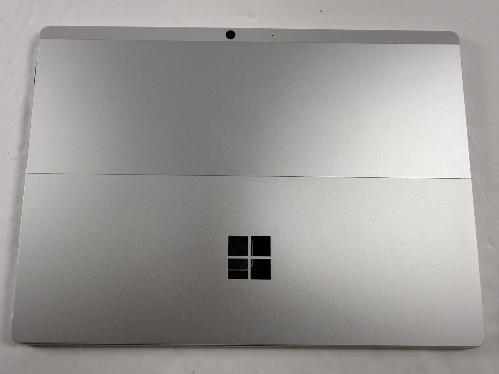 Microsoft Surface Pro 8 (1982) i5-1145G7 – 16GB RAM – 256GB 120Hz – Win 11 Pro