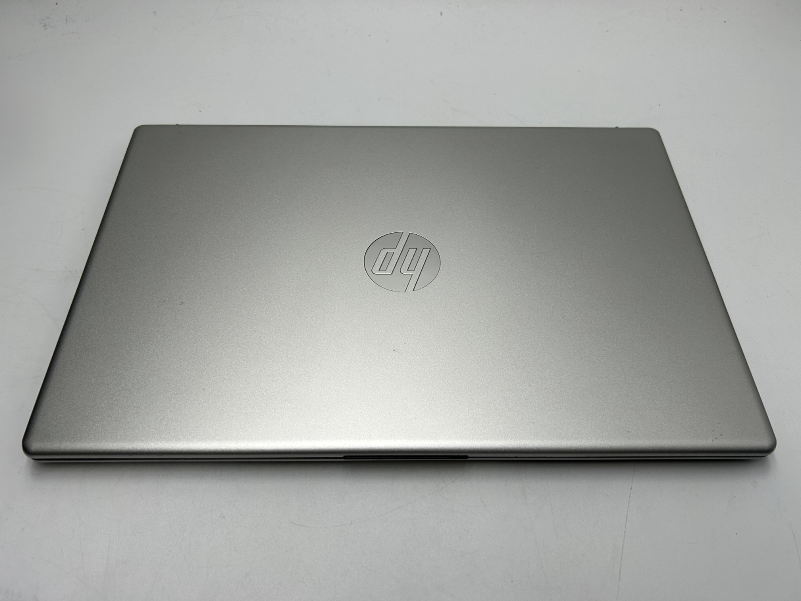 HP Laptop 15-FC0012NR|Athlon Silver 7120U|8GB RAM 256GB SSD|*READ* (L-2)