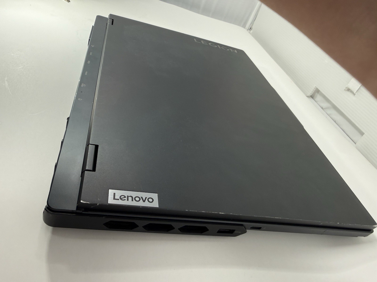 Lenovo Legion Pro 7i 16″ Gaming Laptop 240Hz i9-13900HX 40GBRAM 1TB SSD RTX 4080