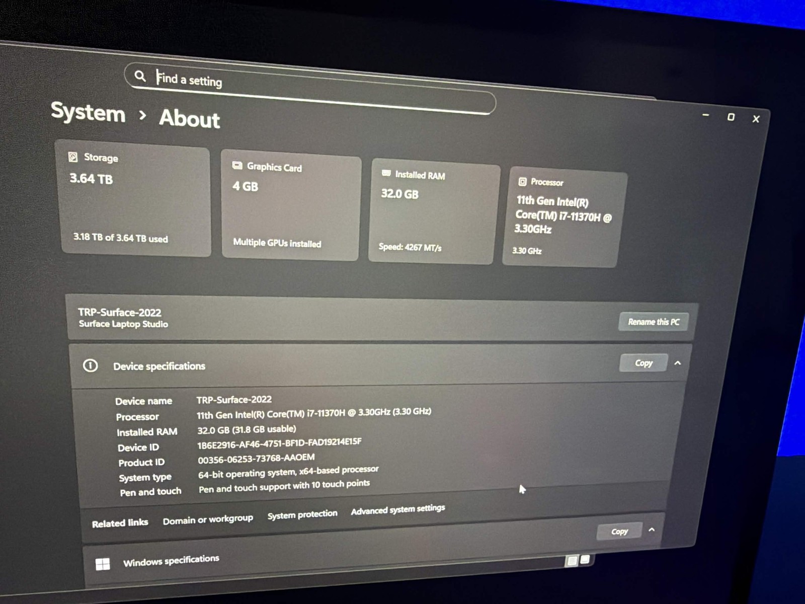 Microsoft Surface Laptop Studio 14.4″ – i7, 32GB RAM, 4TB SSD
