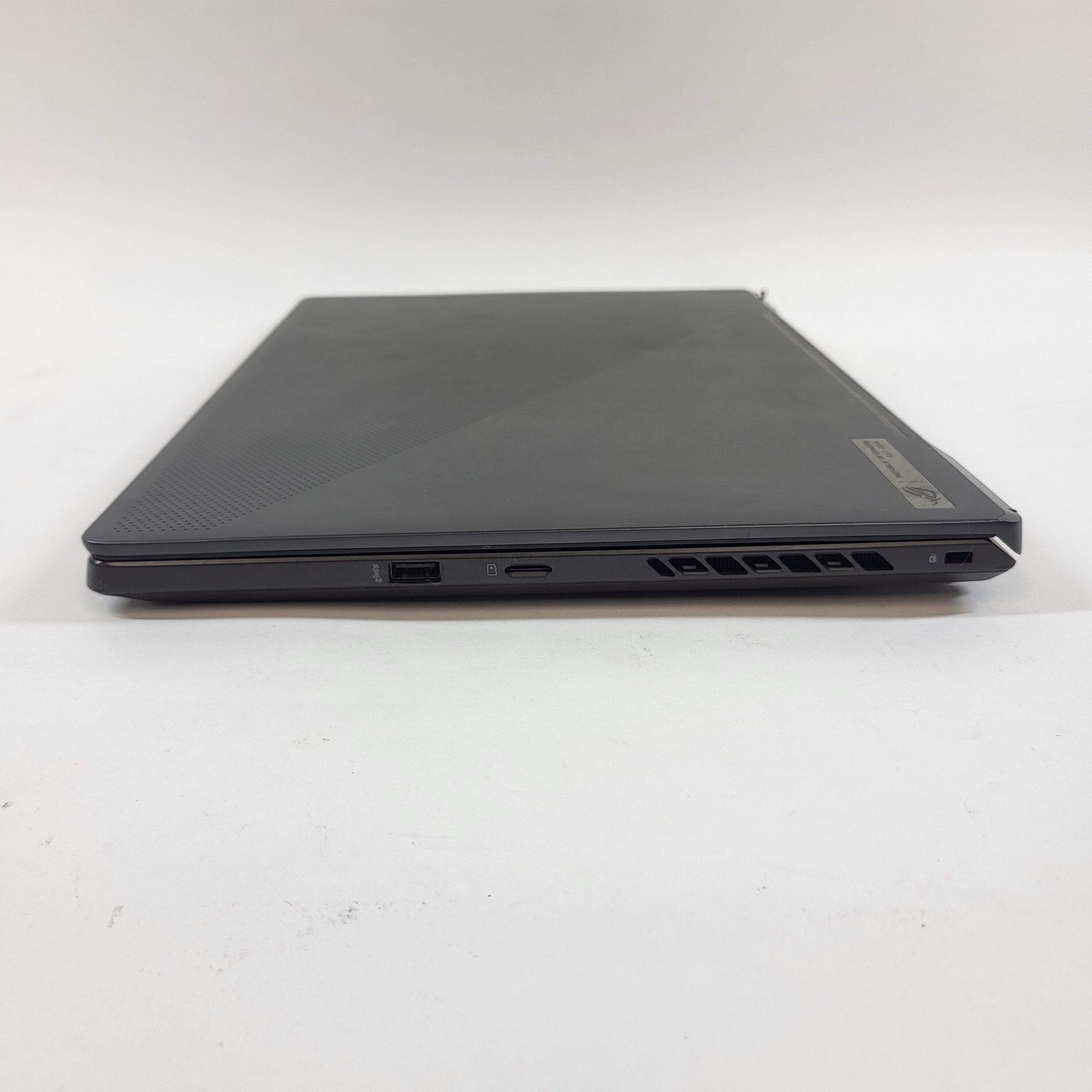 Asus ROG Zephyrus G15 GA503Q 15.6″ Ryzen 9 5900HS 16GB RAM 1TB GeForce RTX 3070