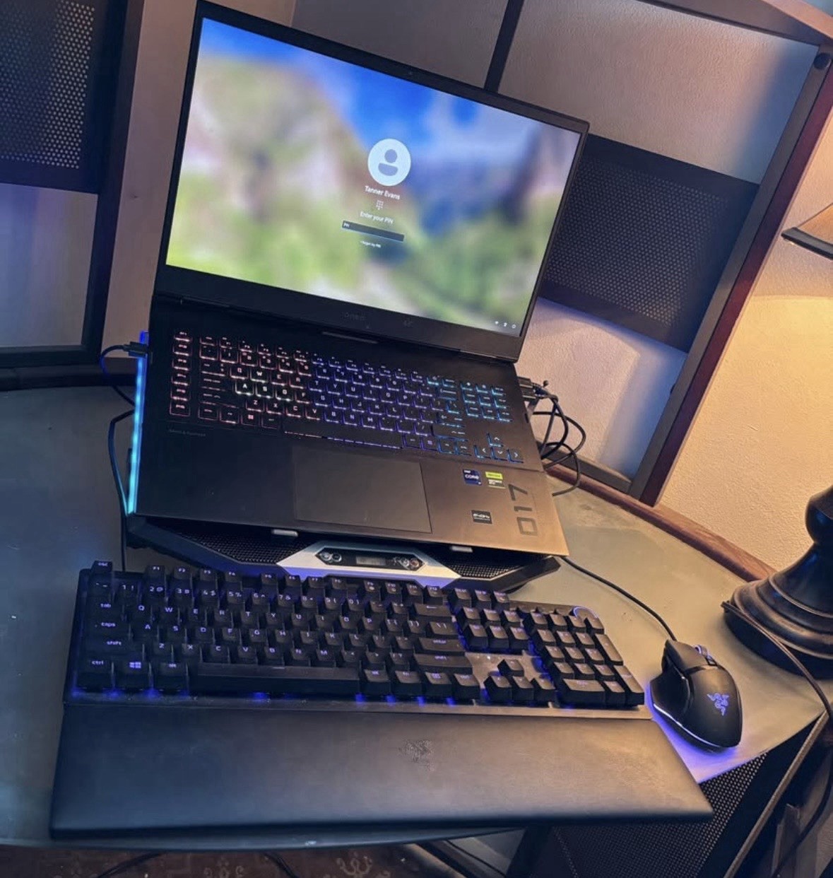 HP OMEN 17 Gaming Laptop RTX 4080 i9-13900HX 32GB RAM 2TB SSD 17.3” QHD 240Hz