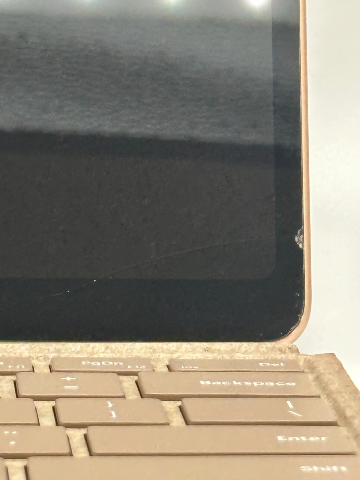 Microsoft Surface Pro Snapdragon X Plus 11th Edition CRACK SCREEN – FUNCTIONAL