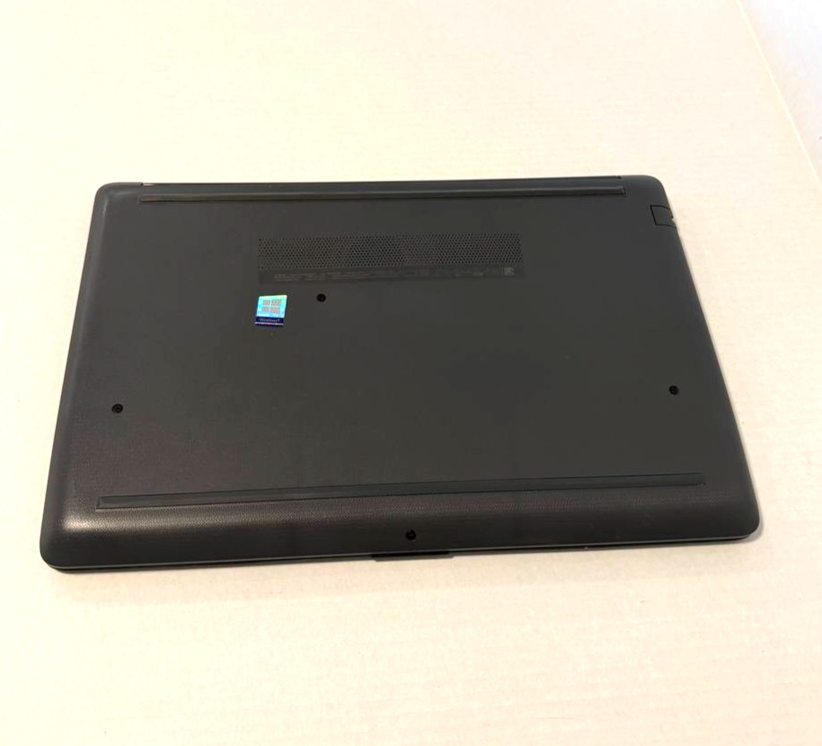 HP 250 G7 i5-8265U 8GB RAM 128Gb SSD Ubuntu NO Charger