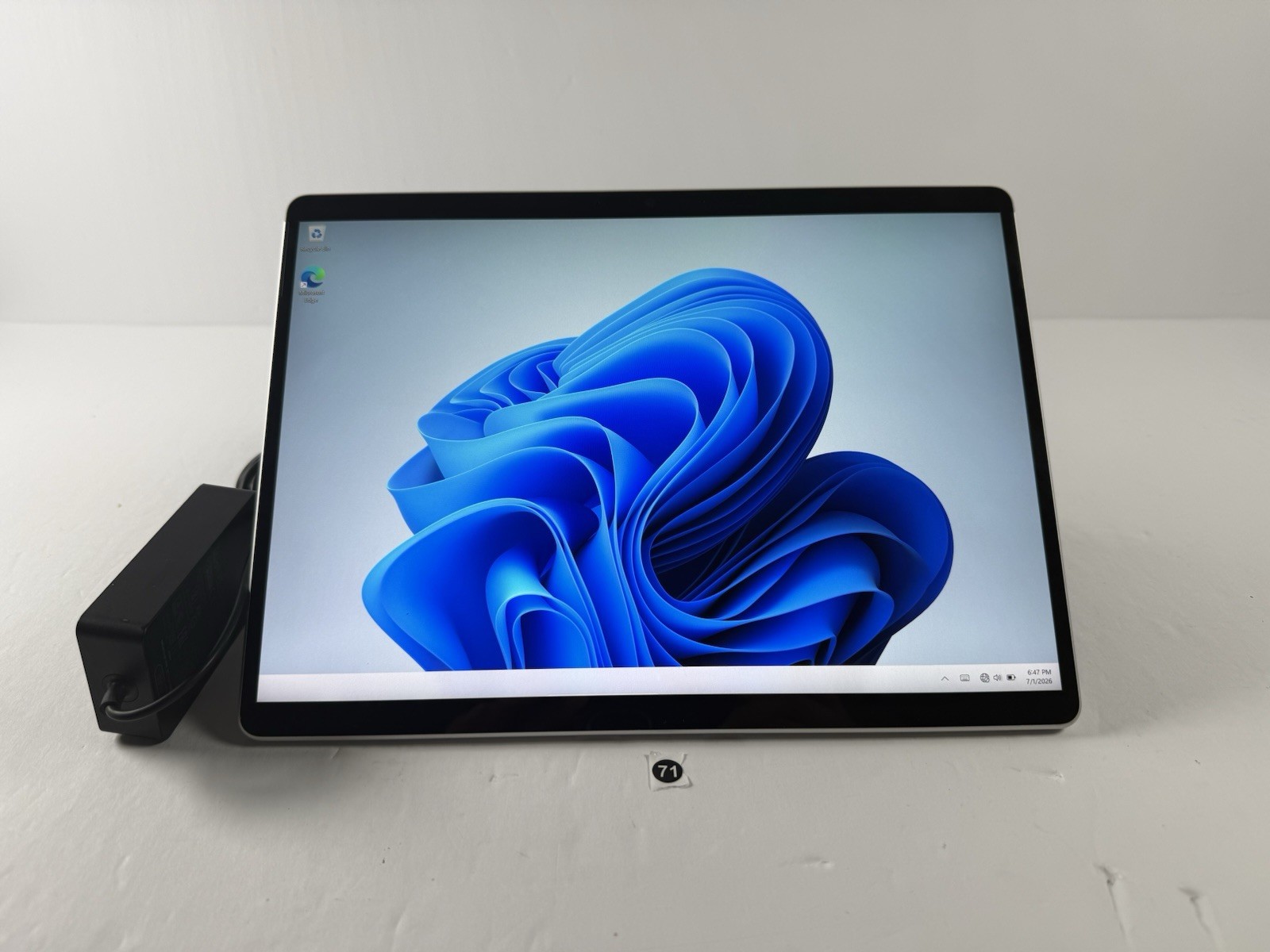 Microsoft Surface Pro 8 (1982) i5-1145G7 – 16GB RAM – 256GB 120Hz – Win 11 Pro