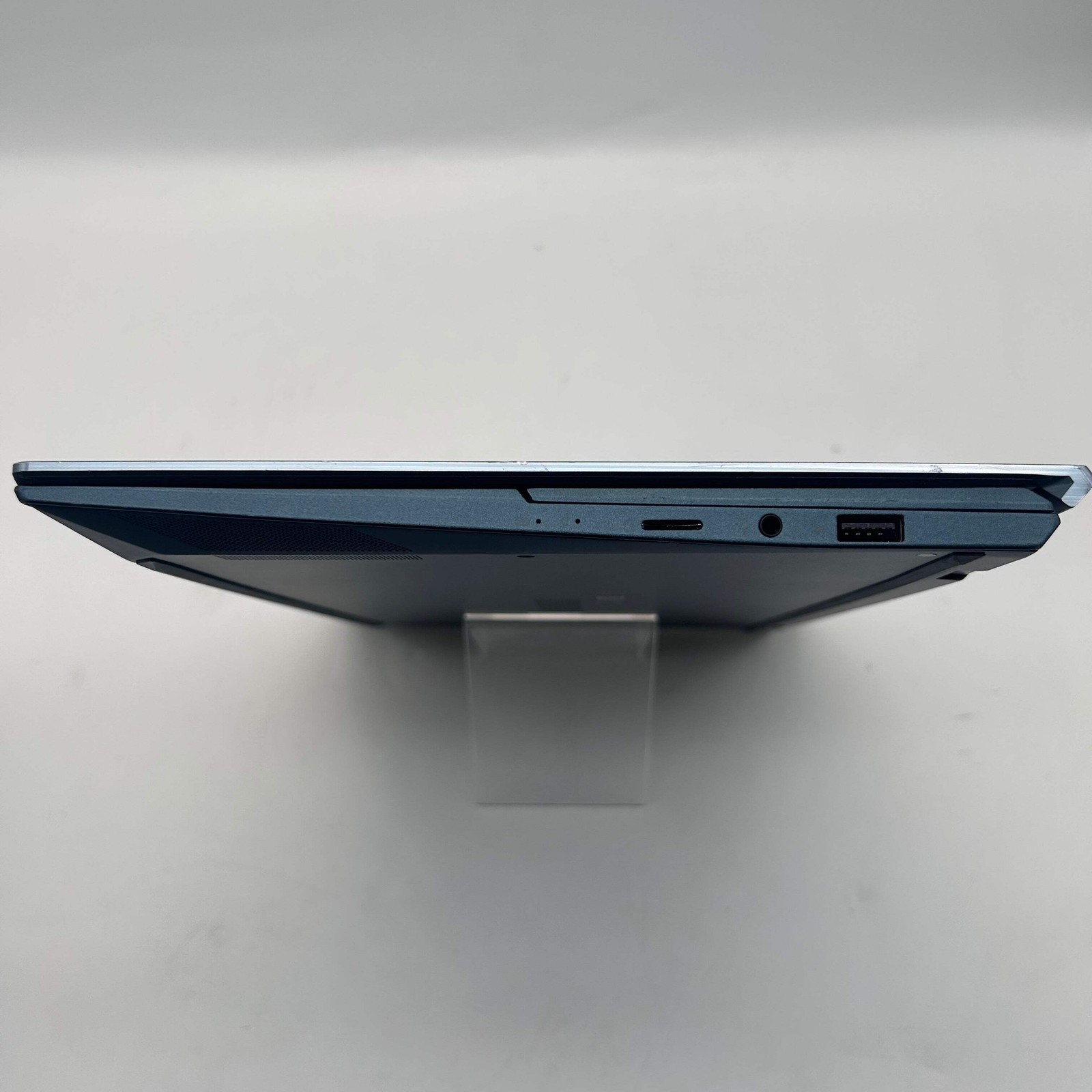 Asus Zenbook Duo 14 14″ i7-1165G7 16GB RAM 500GB SSD Intel Iris Xe Graphics
